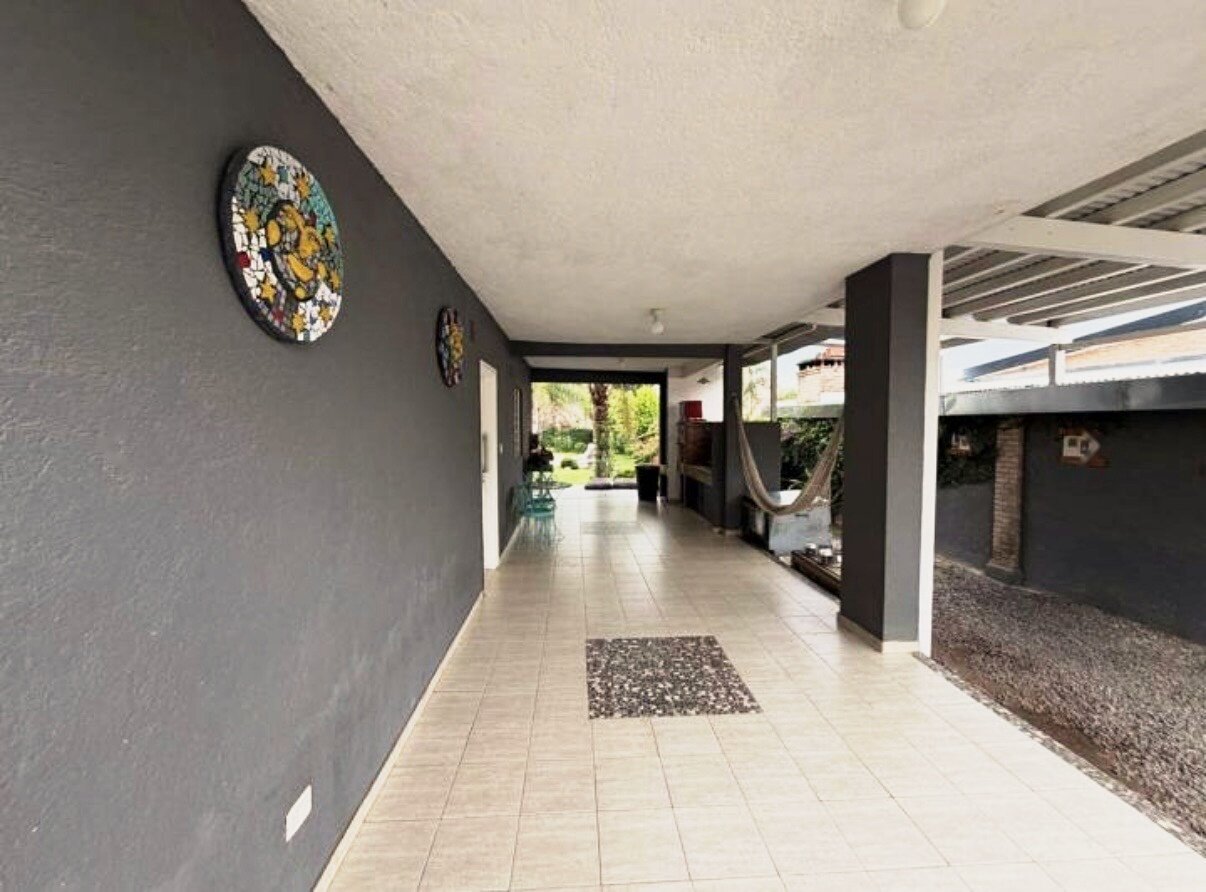 Casa con gran parque y pileta en Villa Rivera Indarte- 4 dorm, 3 baños, cochera techada - Imagen 12