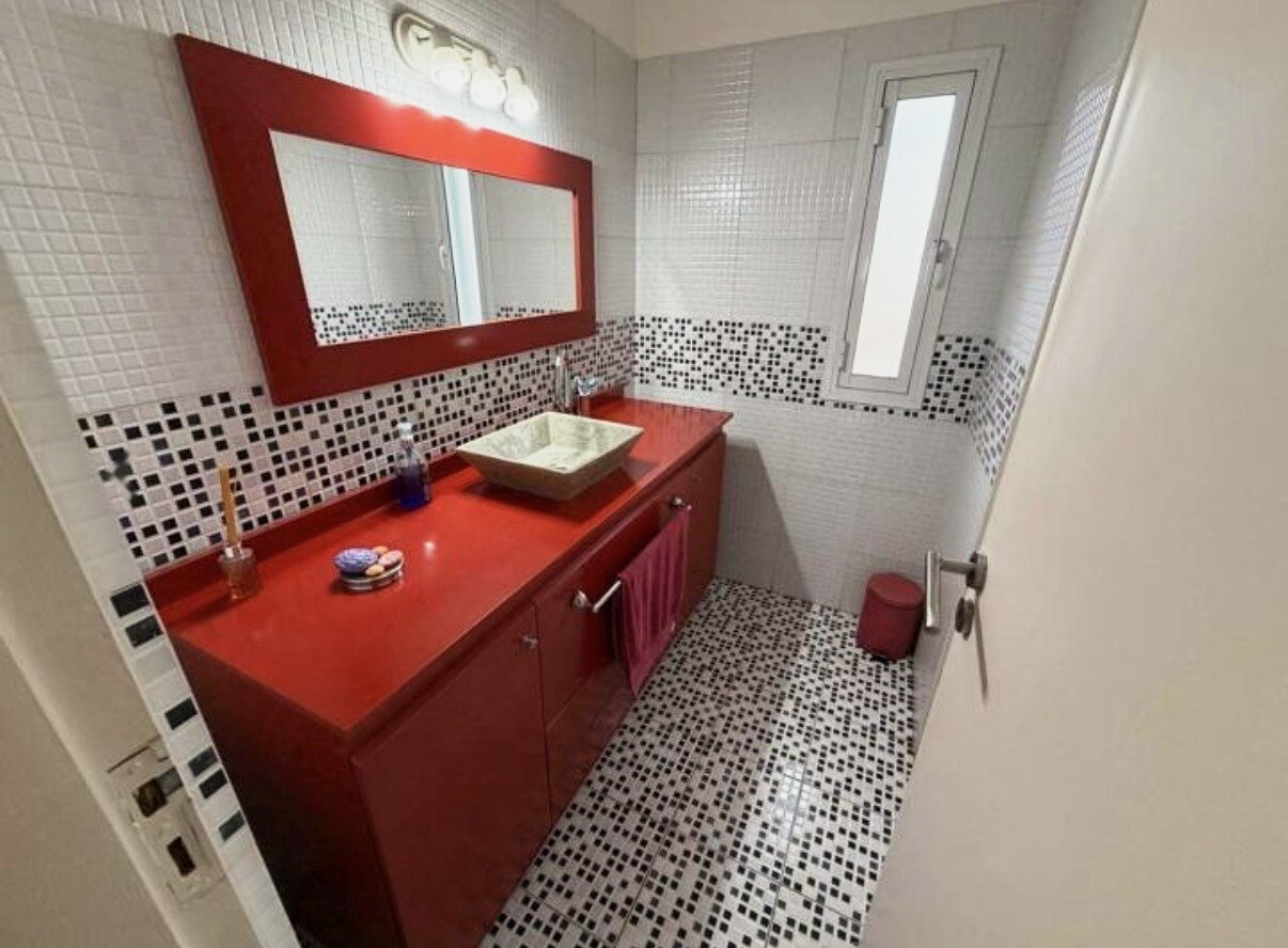 Casa con gran parque y pileta en Villa Rivera Indarte- 4 dorm, 3 baños, cochera techada - Imagen 33