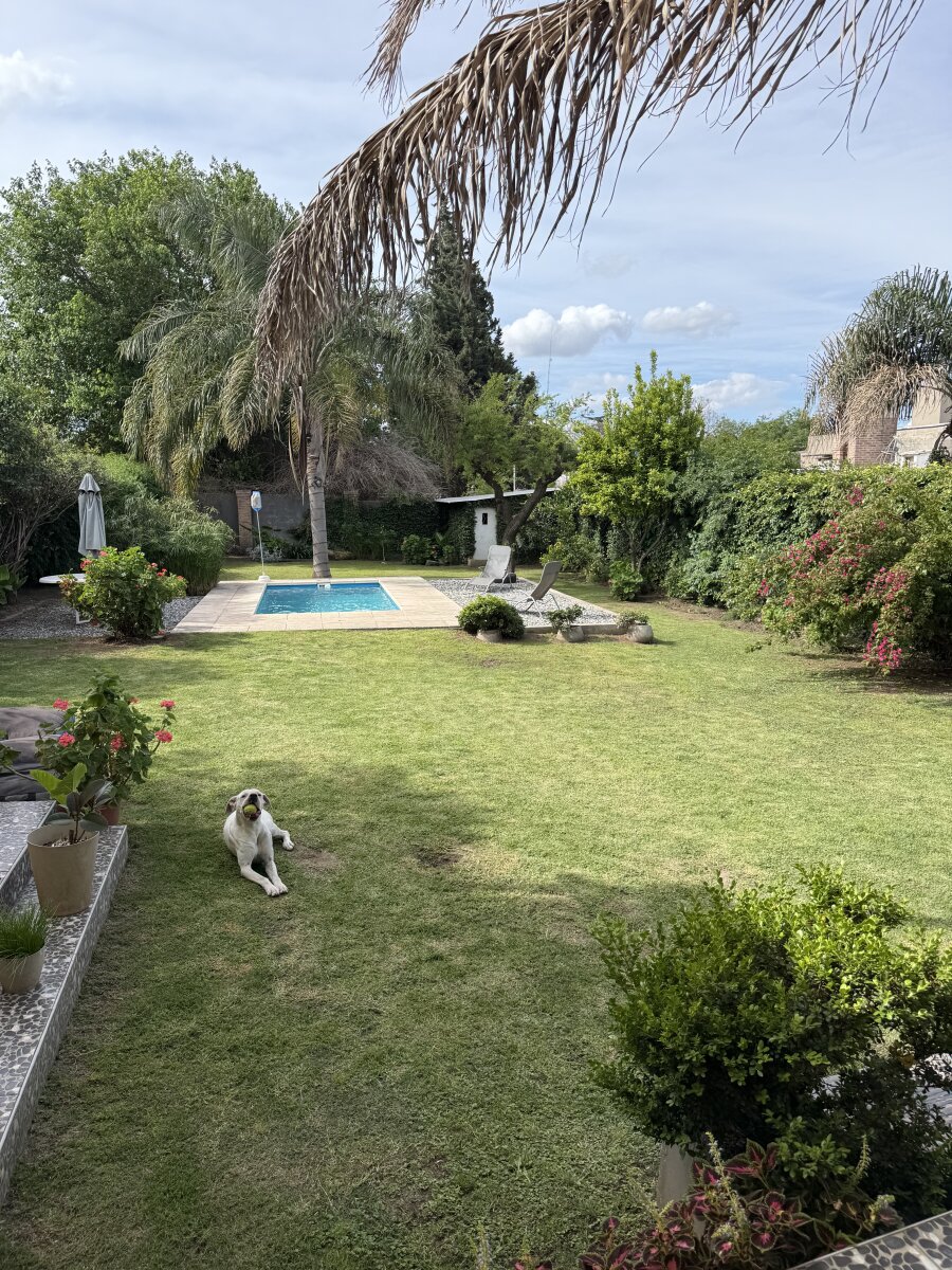 Casa con gran parque y pileta en Villa Rivera Indarte- 4 dorm, 3 baños, cochera techada - 49