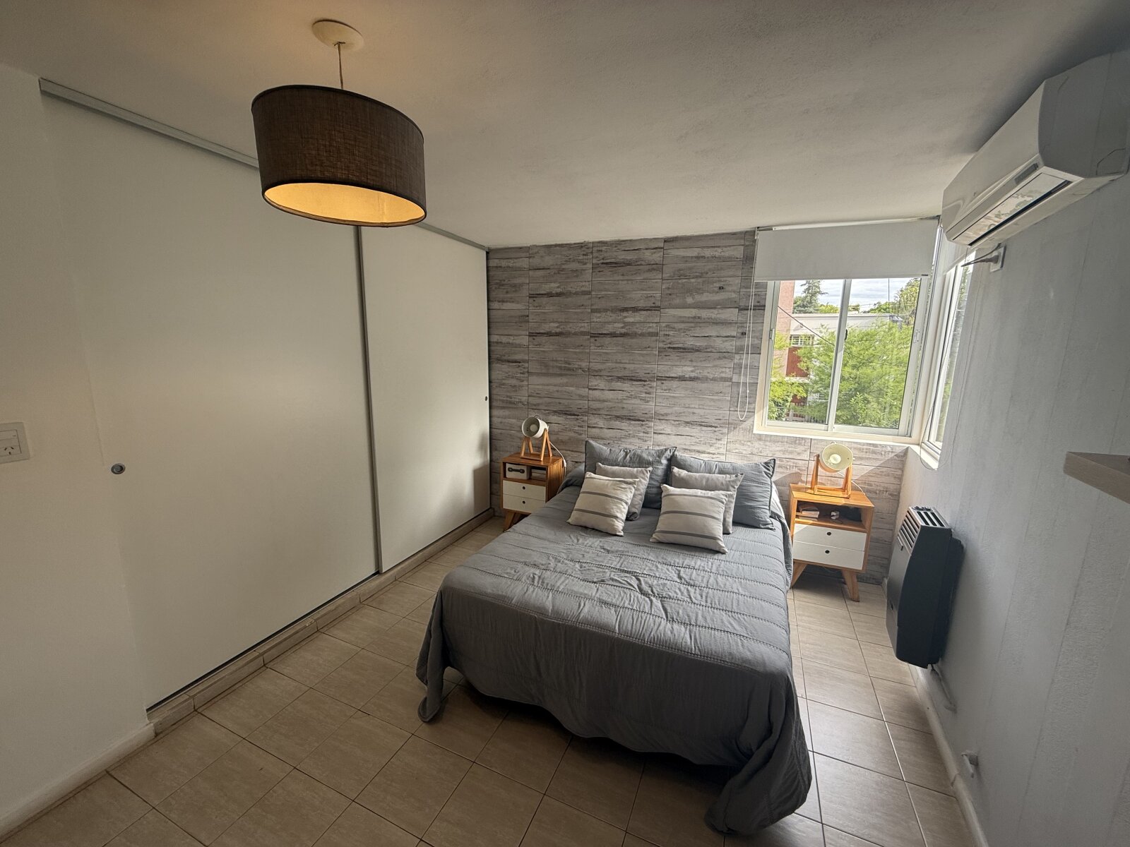Casa con gran parque y pileta en Villa Rivera Indarte- 4 dorm, 3 baños, cochera techada - 39