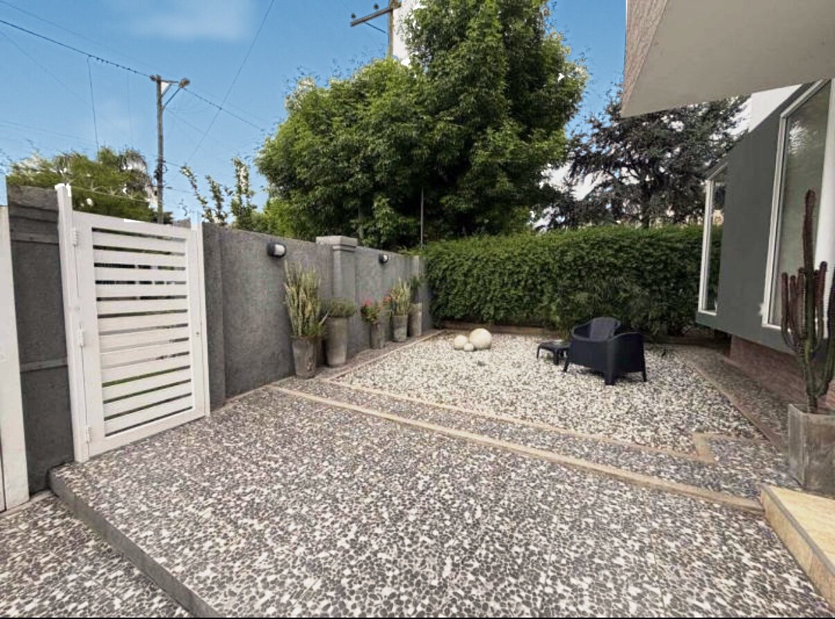 Casa con gran parque y pileta en Villa Rivera Indarte- 4 dorm, 3 baños, cochera techada - Imagen 10