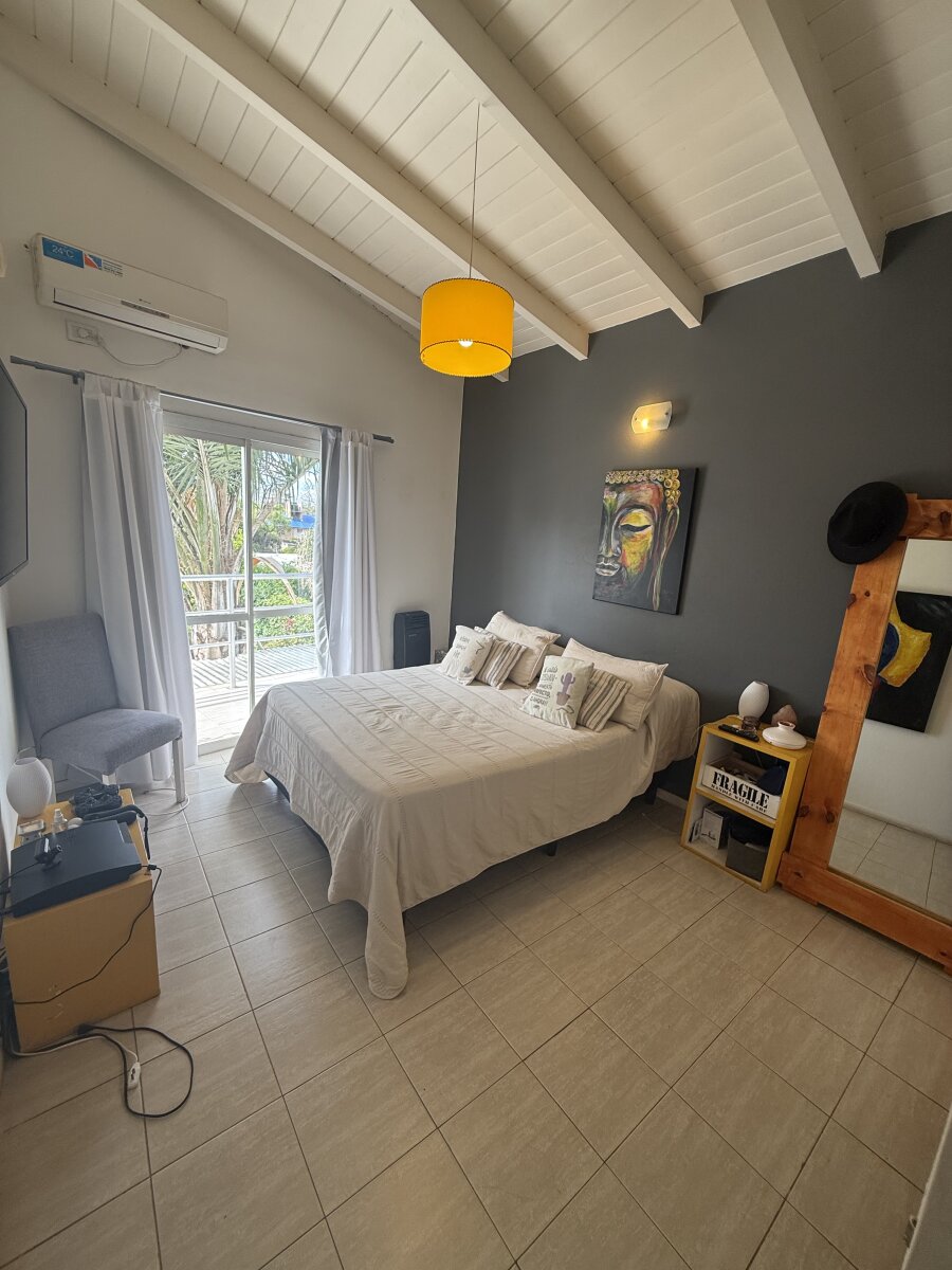 Casa con gran parque y pileta en Villa Rivera Indarte- 4 dorm, 3 baños, cochera techada - 28