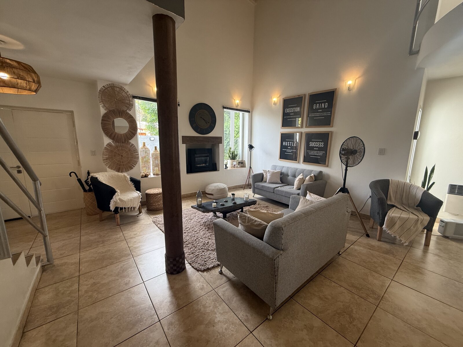 Casa con gran parque y pileta en Villa Rivera Indarte- 4 dorm, 3 baños, cochera techada — foto 2