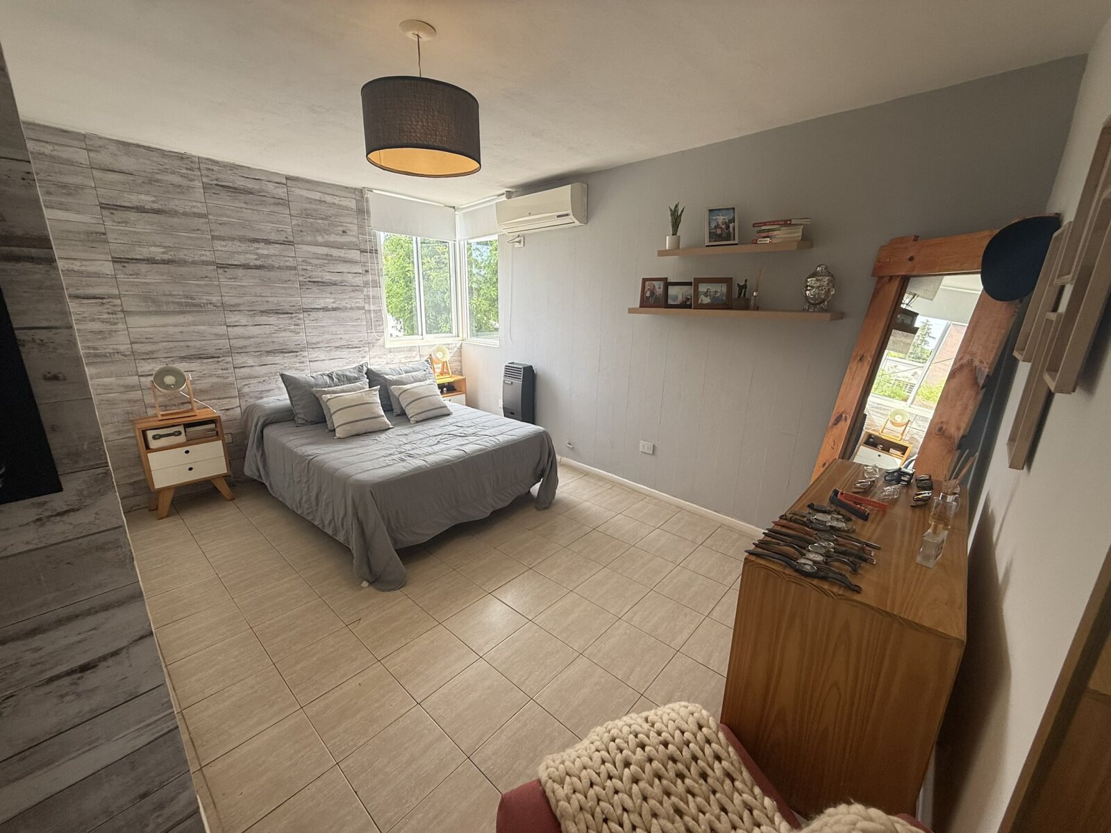 Casa con gran parque y pileta en Villa Rivera Indarte- 4 dorm, 3 baños, cochera techada - 37