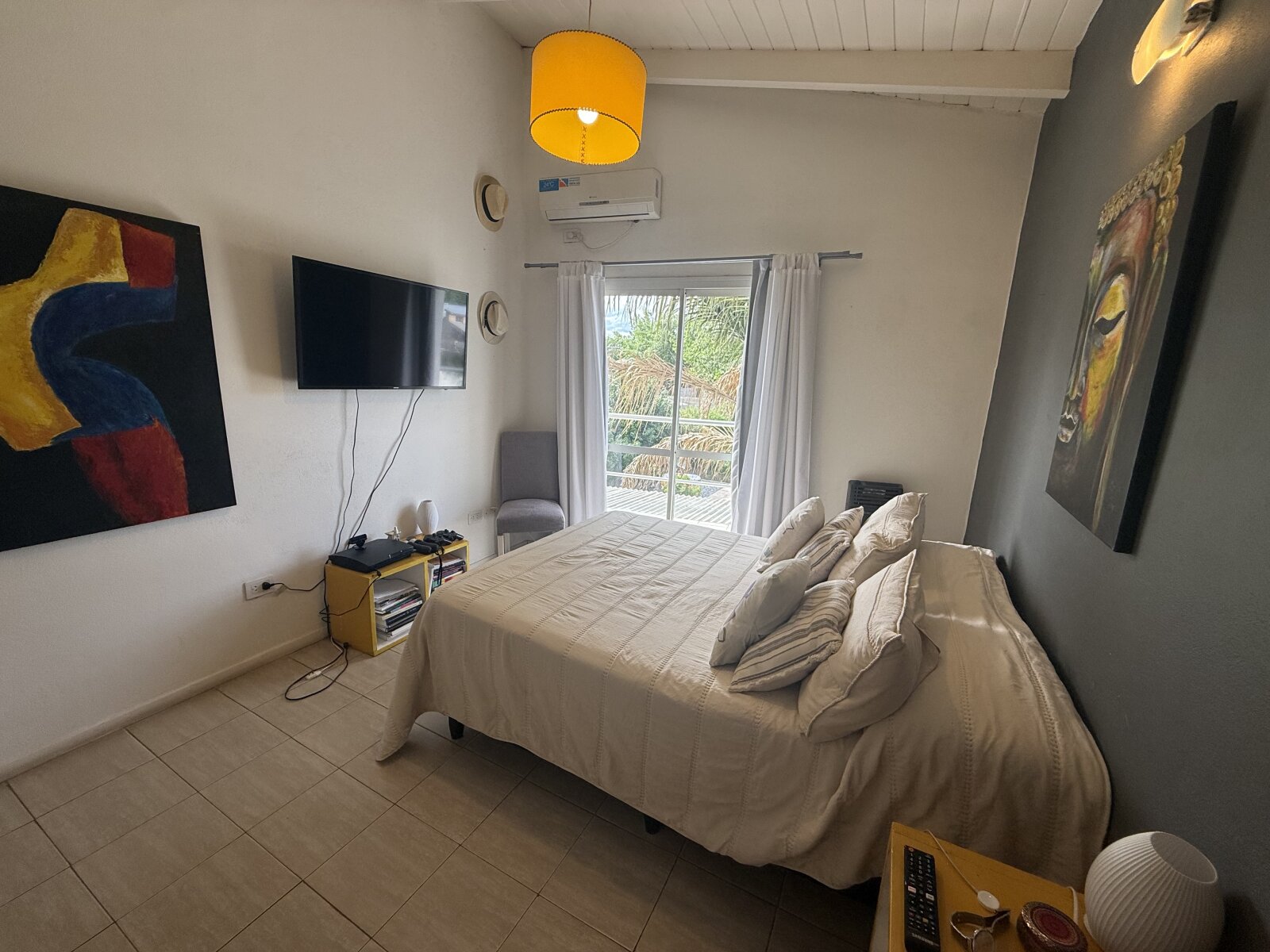 Casa con gran parque y pileta en Villa Rivera Indarte- 4 dorm, 3 baños, cochera techada - 30