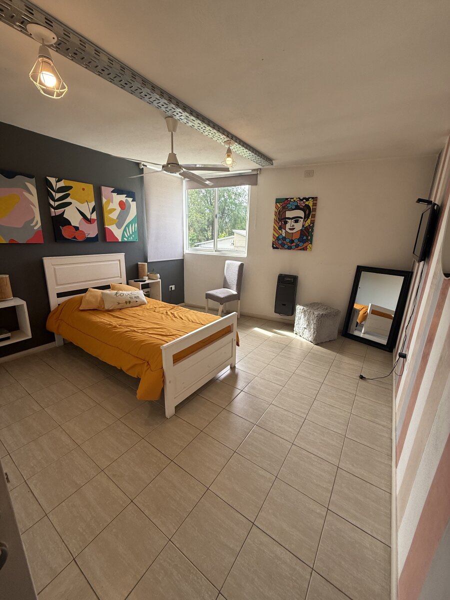 Casa con gran parque y pileta en Villa Rivera Indarte- 4 dorm, 3 baños, cochera techada - 21