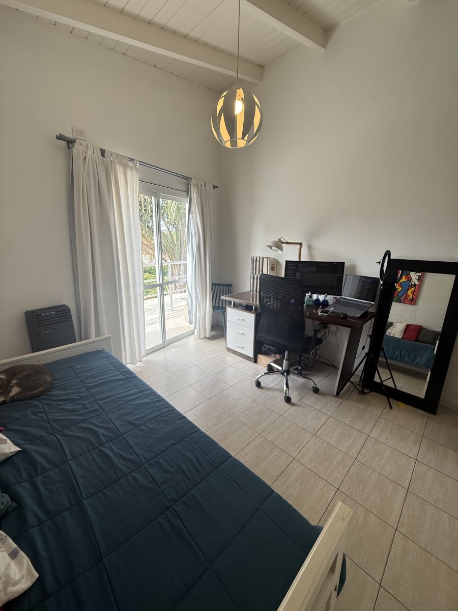Casa con gran parque y pileta en Villa Rivera Indarte- 4 dorm, 3 baños, cochera techada - 27