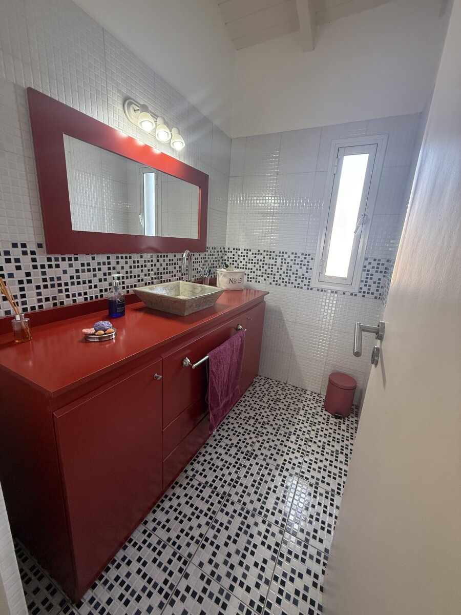 Casa con gran parque y pileta en Villa Rivera Indarte- 4 dorm, 3 baños, cochera techada - 31