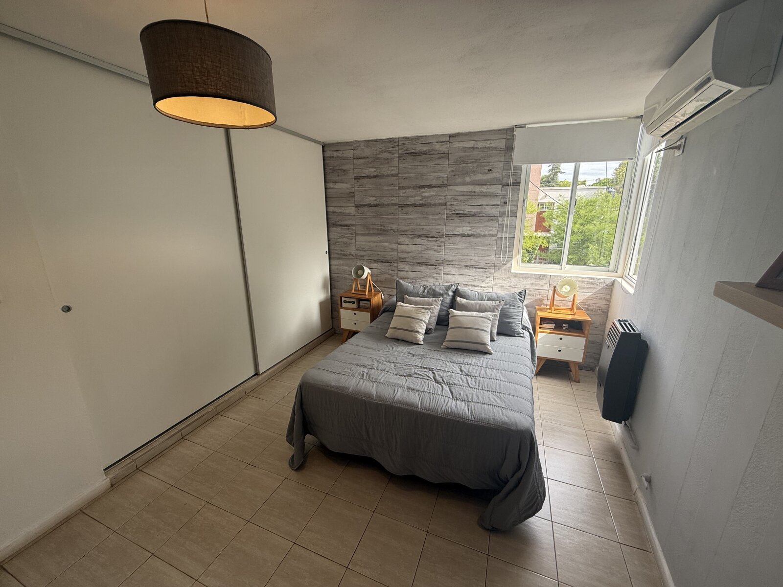 Casa con gran parque y pileta en Villa Rivera Indarte- 4 dorm, 3 baños, cochera techada - 38