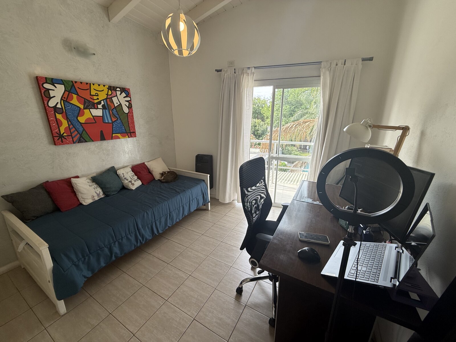 Casa con gran parque y pileta en Villa Rivera Indarte- 4 dorm, 3 baños, cochera techada - 25