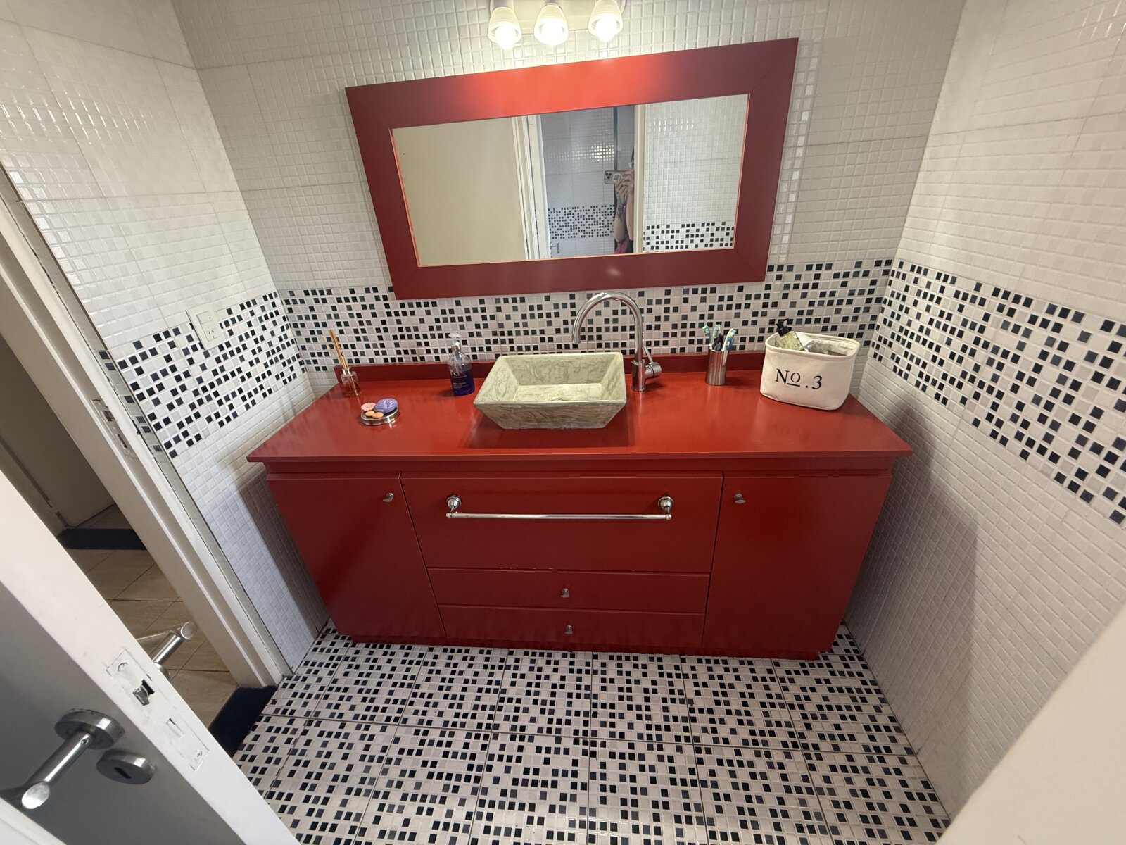 Casa con gran parque y pileta en Villa Rivera Indarte- 4 dorm, 3 baños, cochera techada - 35