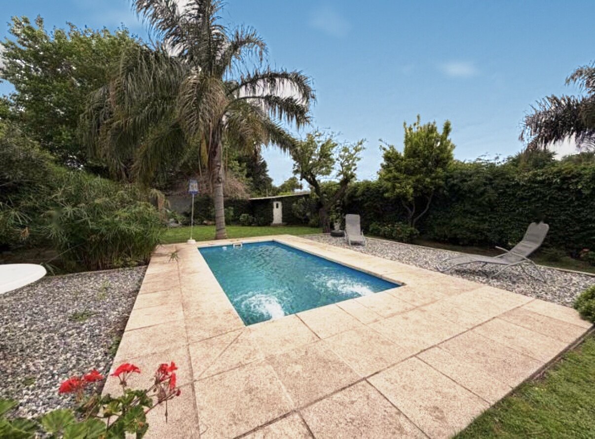Casa con gran parque y pileta en Villa Rivera Indarte- 4 dorm, 3 baños, cochera techada - Imagen 18