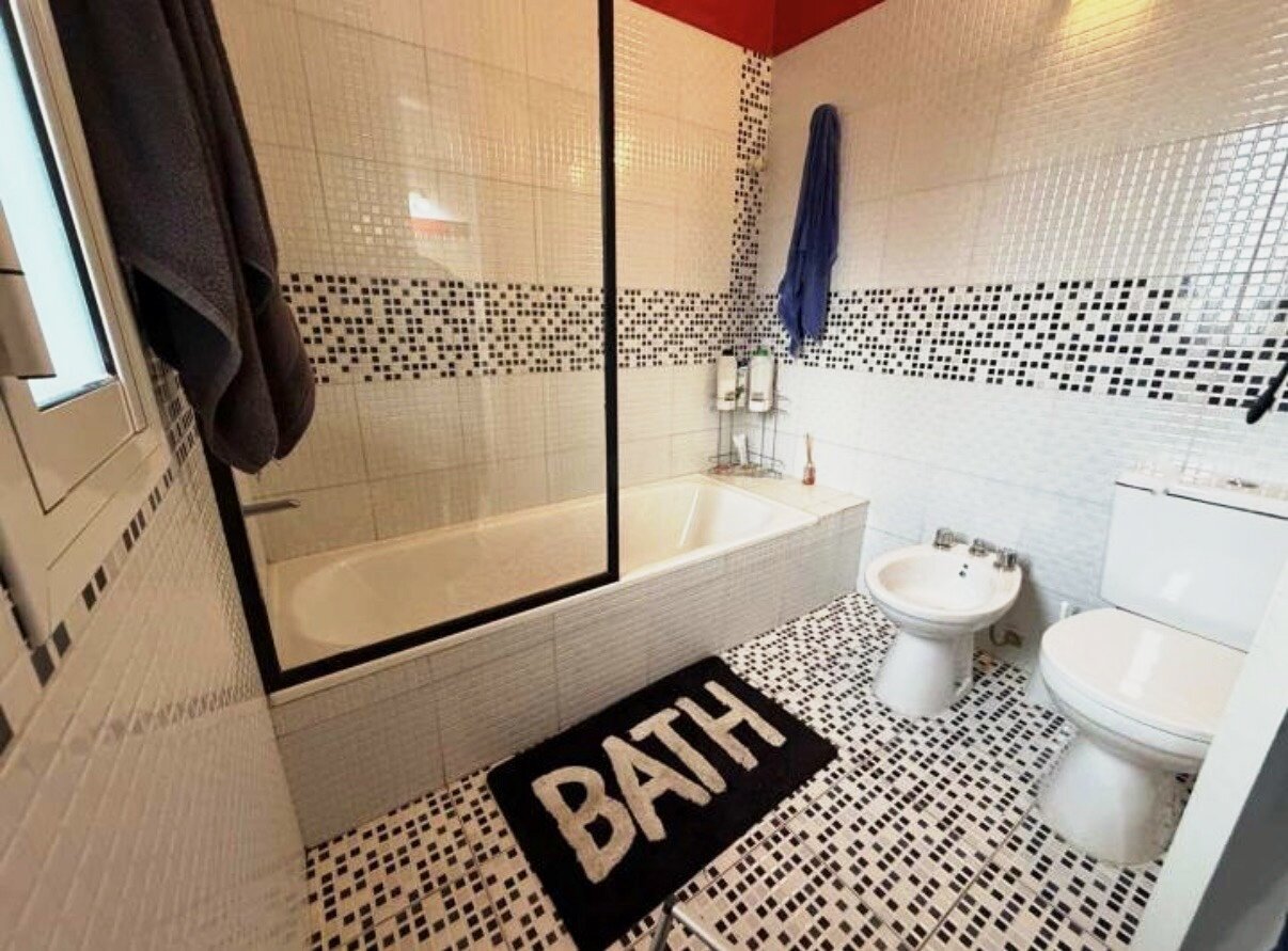 Casa con gran parque y pileta en Villa Rivera Indarte- 4 dorm, 3 baños, cochera techada - Imagen 32