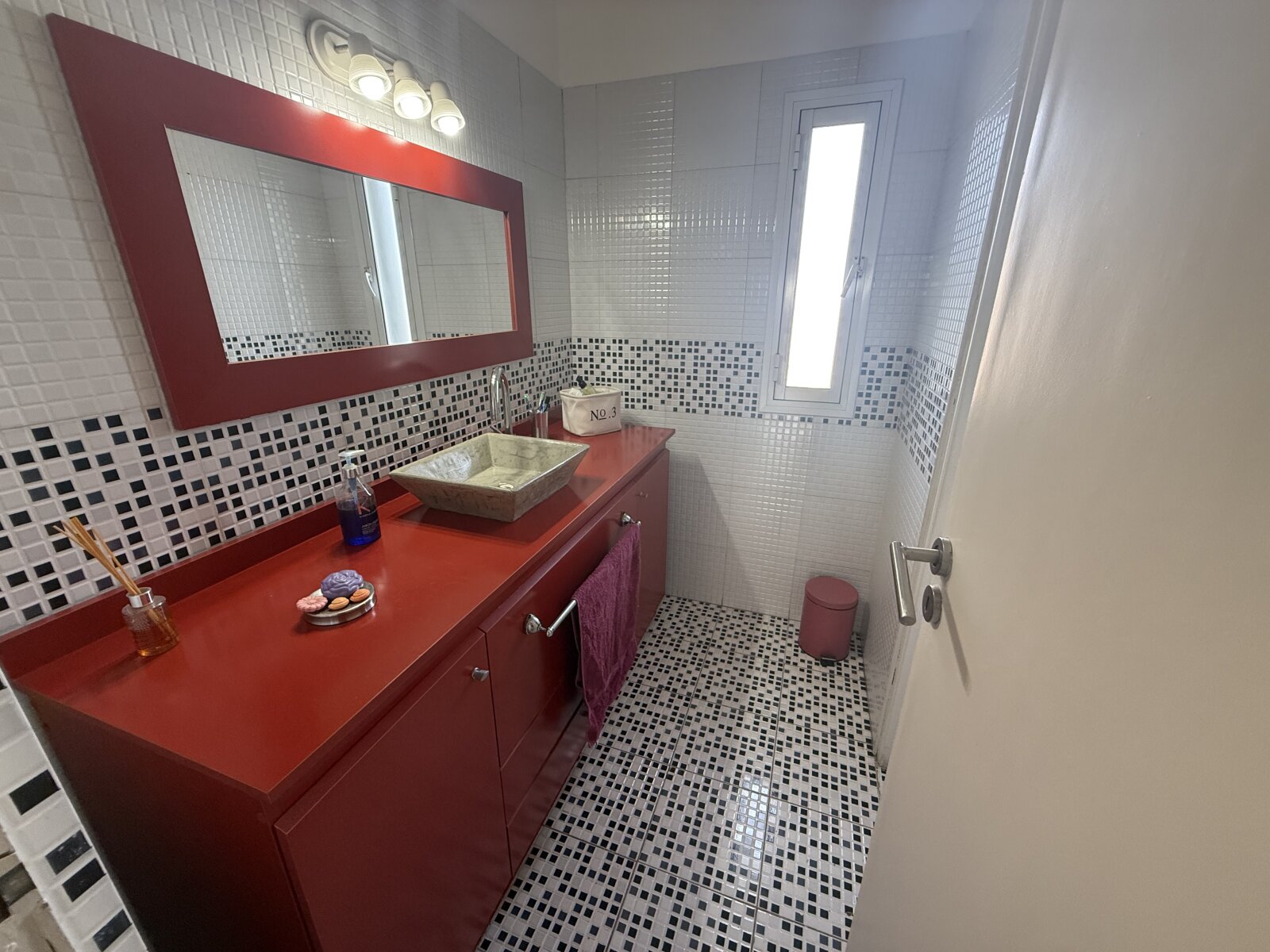 Casa con gran parque y pileta en Villa Rivera Indarte- 4 dorm, 3 baños, cochera techada - 32