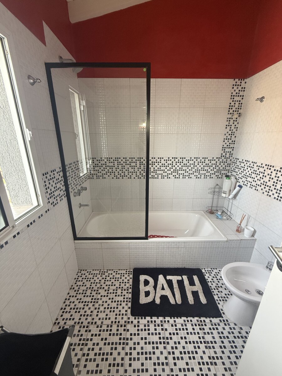Casa con gran parque y pileta en Villa Rivera Indarte- 4 dorm, 3 baños, cochera techada - 33