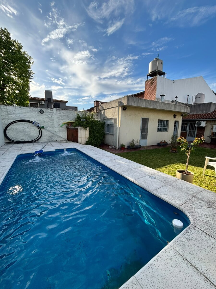 Casa 4 ambientes con pileta y parrilla en venta en Castelar Sur - 43