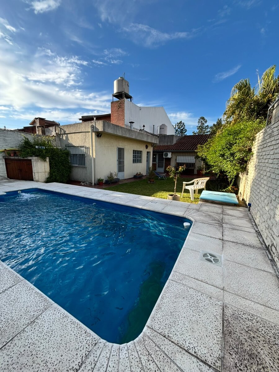Casa 4 ambientes con pileta y parrilla en venta en Castelar Sur - 46