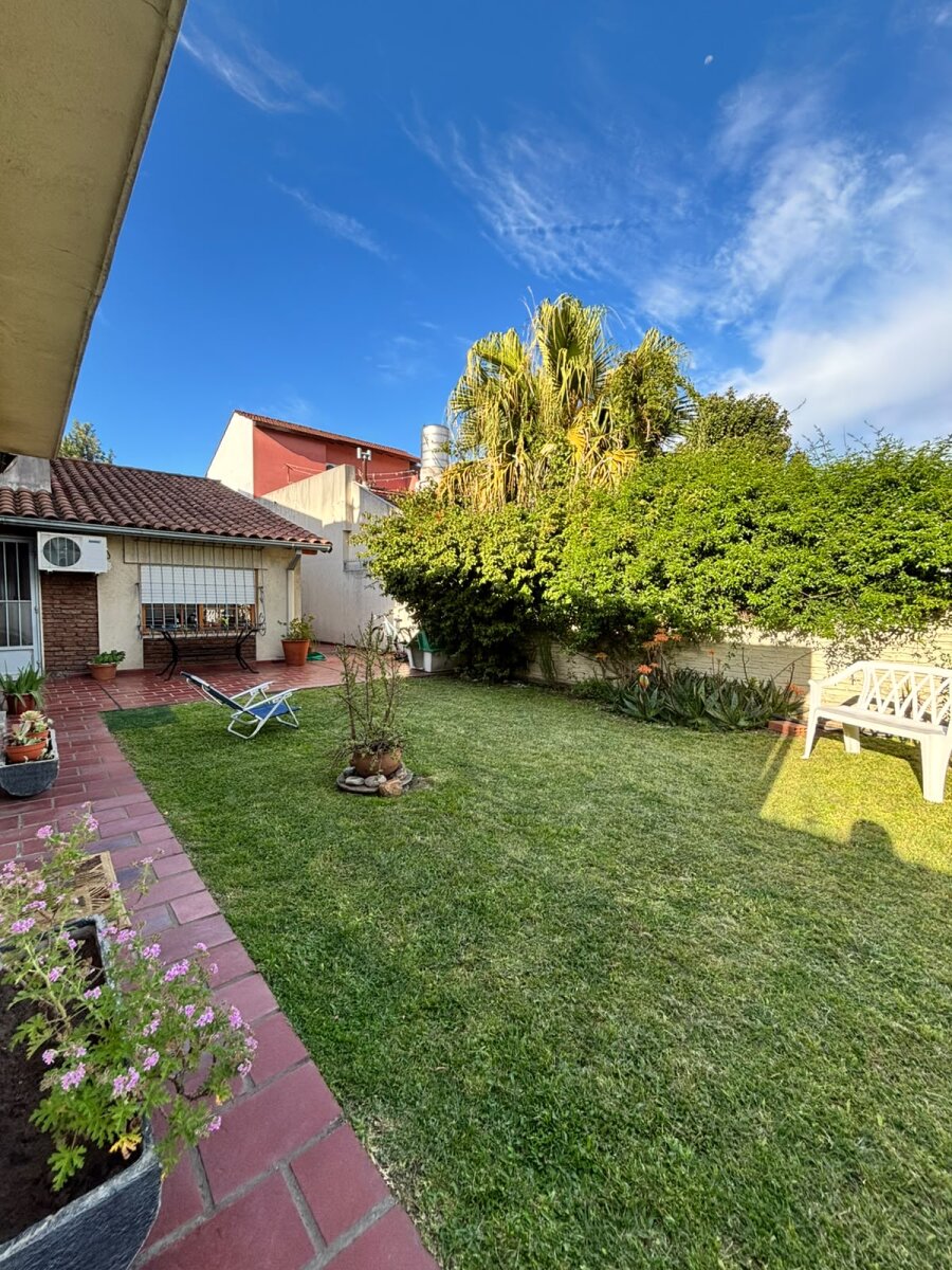 Casa 4 ambientes con pileta y parrilla en venta en Castelar Sur - 33