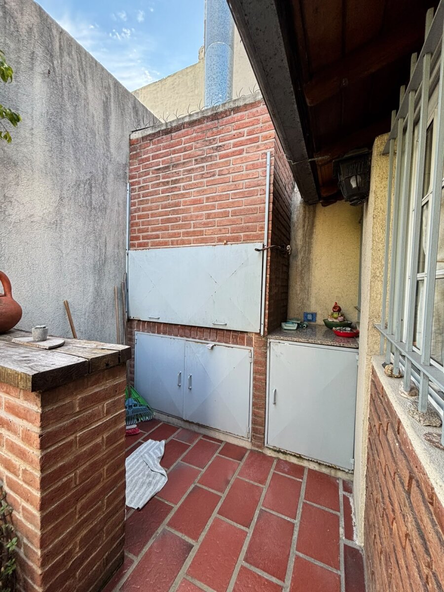 Casa 4 ambientes con pileta y parrilla en venta en Castelar Sur - 40