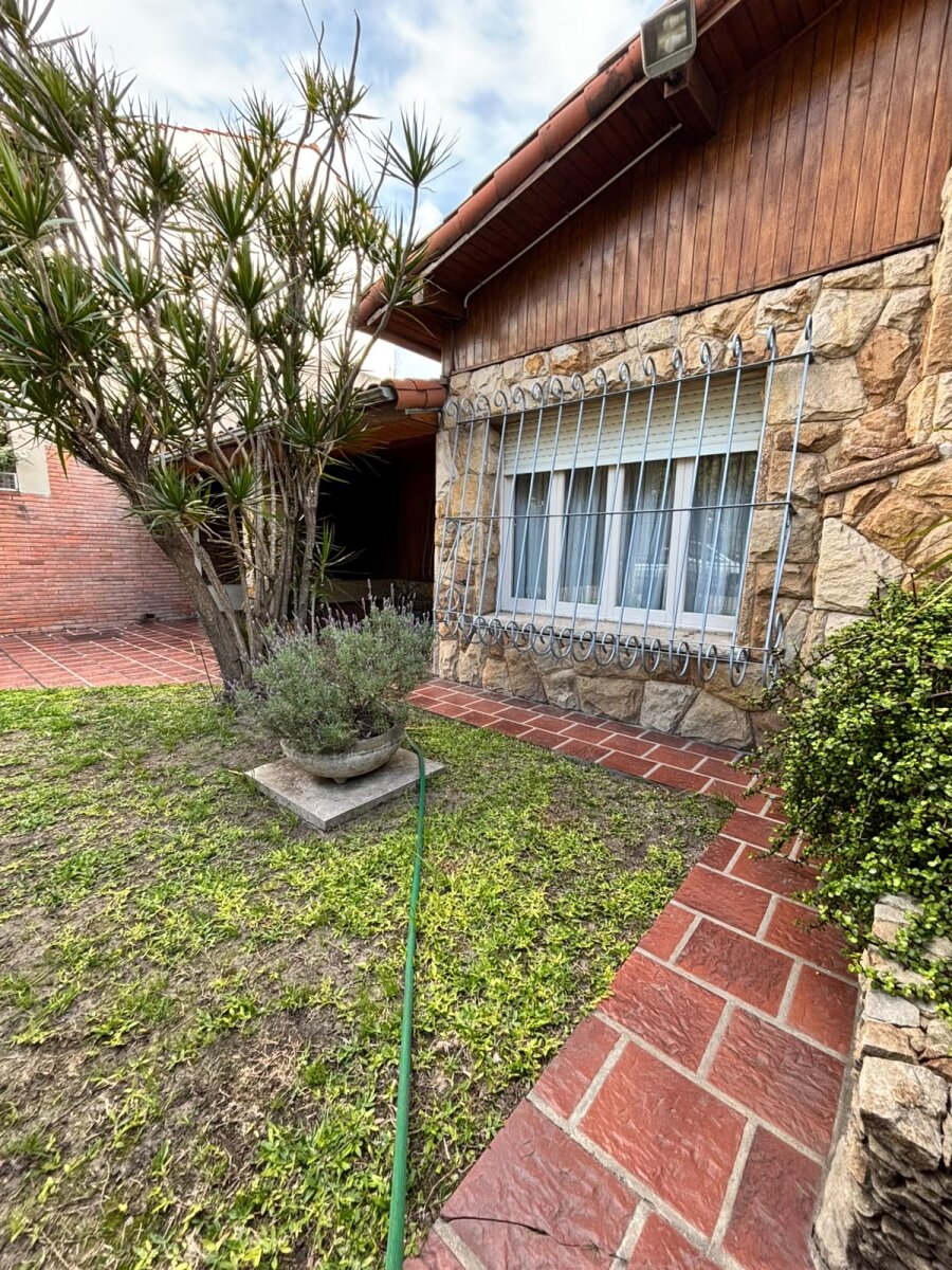 Casa 4 ambientes con pileta y parrilla en venta en Castelar Sur — foto 6