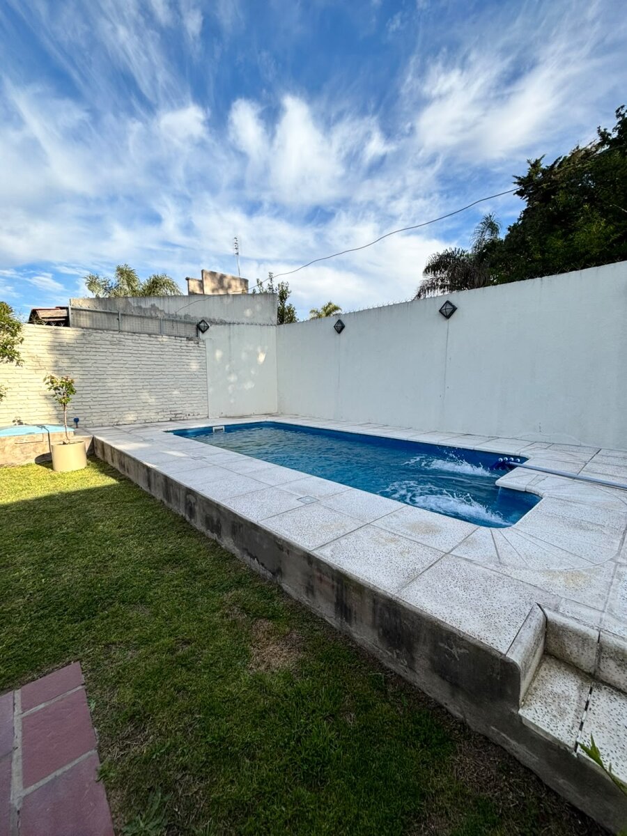 Casa 4 ambientes con pileta y parrilla en venta en Castelar Sur - 42