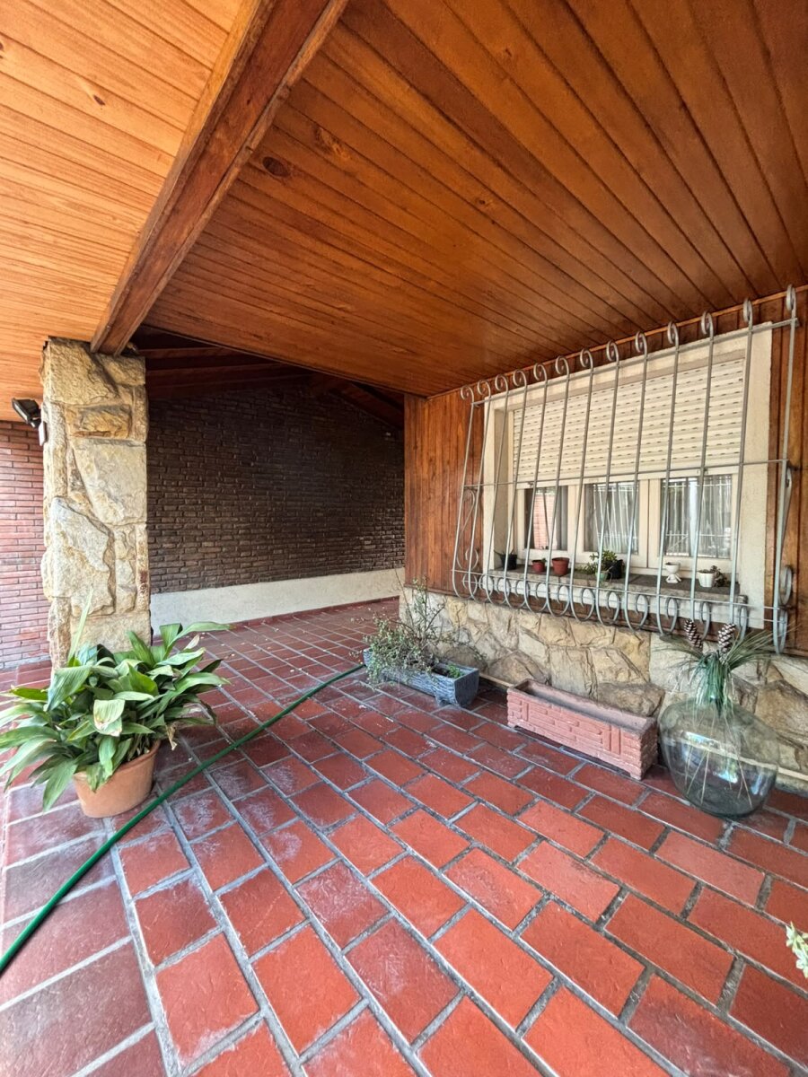 Casa 4 ambientes con pileta y parrilla en venta en Castelar Sur — foto 5