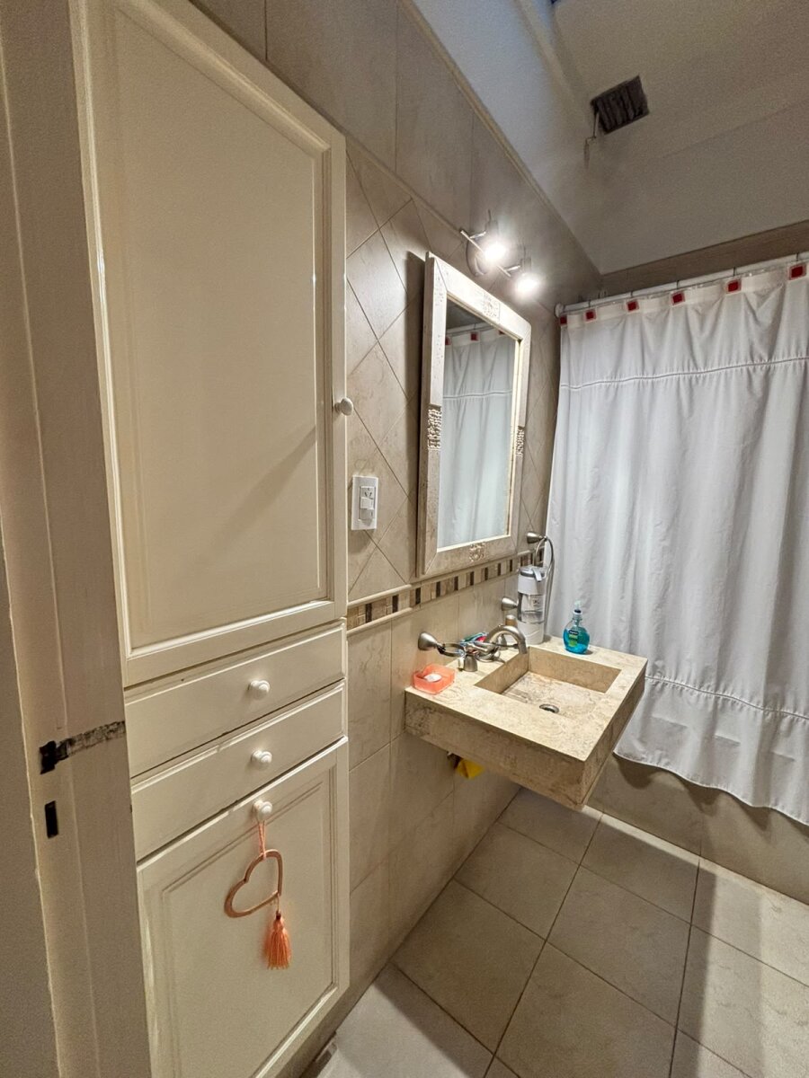 Casa 4 ambientes con pileta y parrilla en venta en Castelar Sur - 19