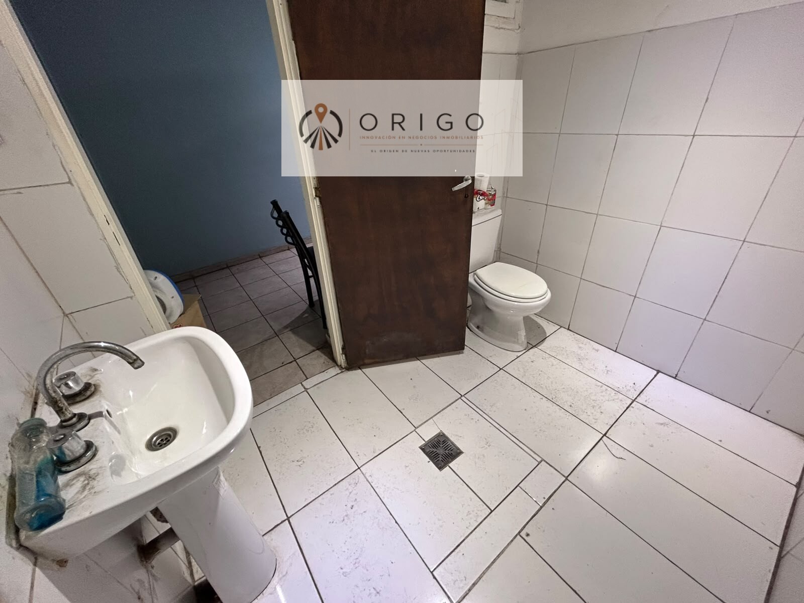 GALPON CON OFICINAS EN GUAYMALLEN - 11