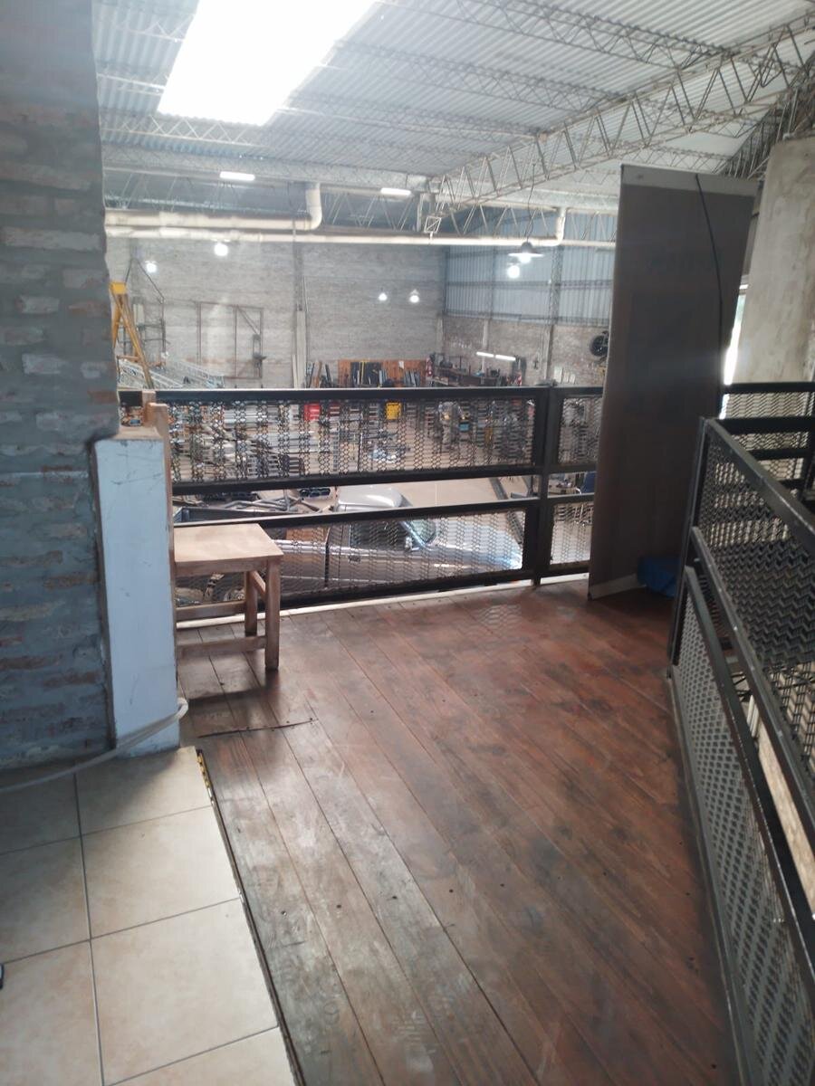 Galpón con oficinas sobre Circunvalación - Juan Manuel de Rosas 6300 - 9