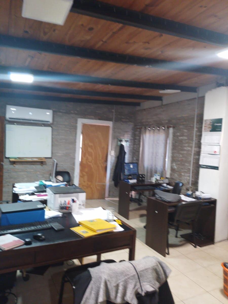 Galpón con oficinas sobre Circunvalación - Juan Manuel de Rosas 6300 - 10