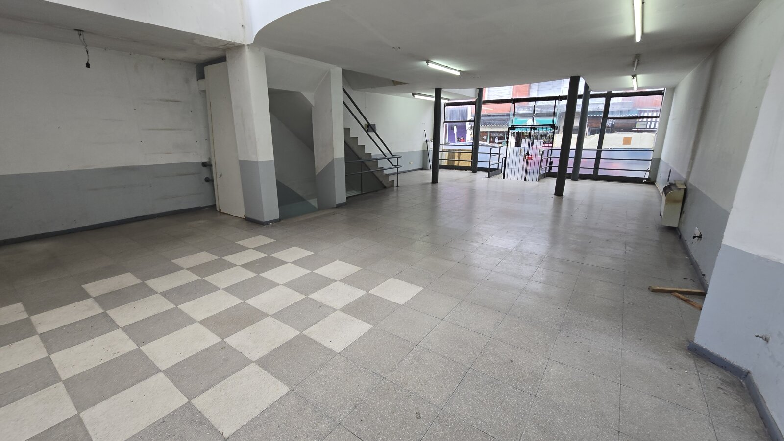 ALQUILER LOCAL DE 400 m² QUILMES CENTRO - 5