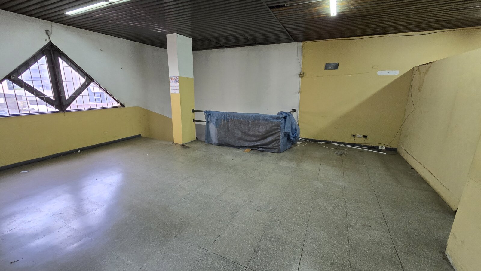 ALQUILER LOCAL DE 400 m² QUILMES CENTRO - 22