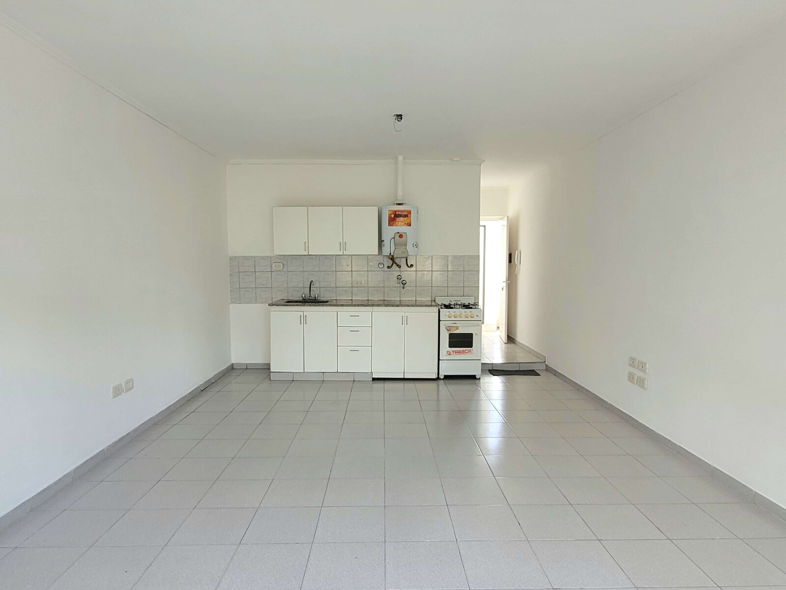 San Martin 2080 | Monoambiente grande, sin balcón — foto 5
