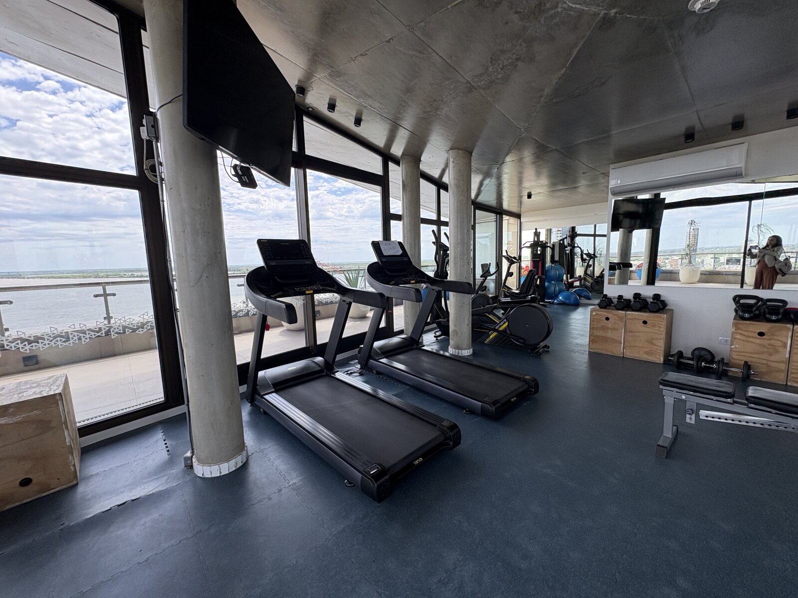 TORRE BRISA - Departamento de 3 dormitorios - Gimnasio, piscina y más - 20