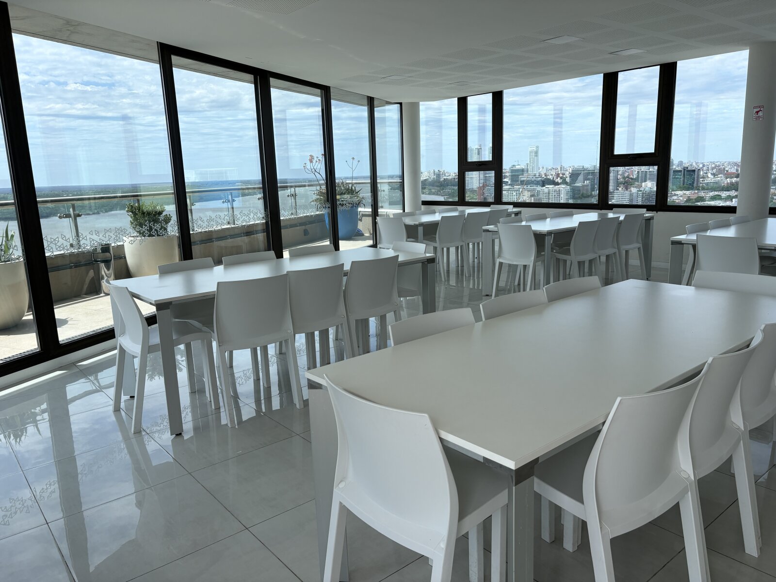 TORRE BRISA - Departamento de 3 dormitorios - Gimnasio, piscina y más - 23