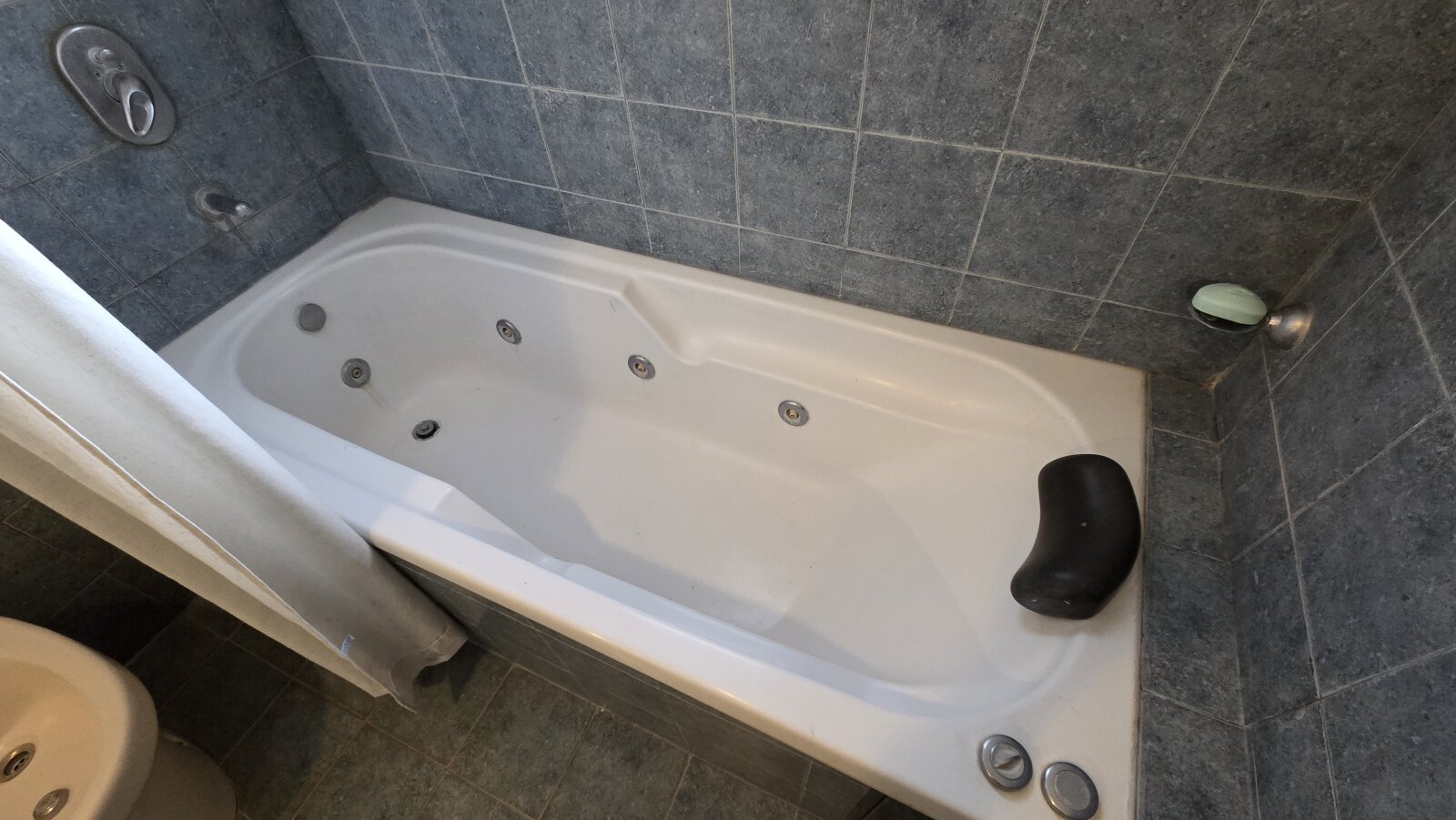 VENTA CASA BARRIO EL CARMEN EXCELENTE TERRENO - 24