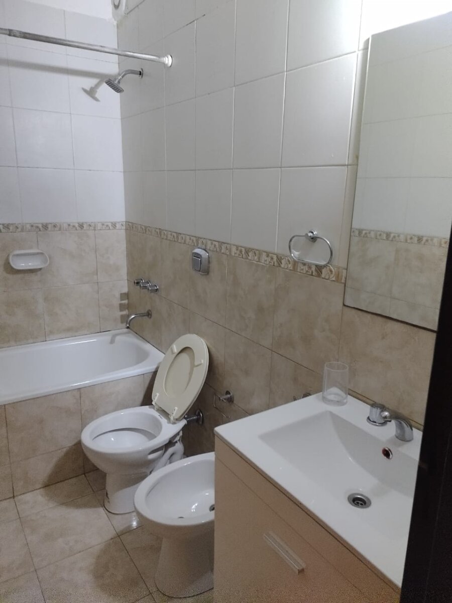 1 DORMITORIO CON BALCÓN Y PATIO — foto 9