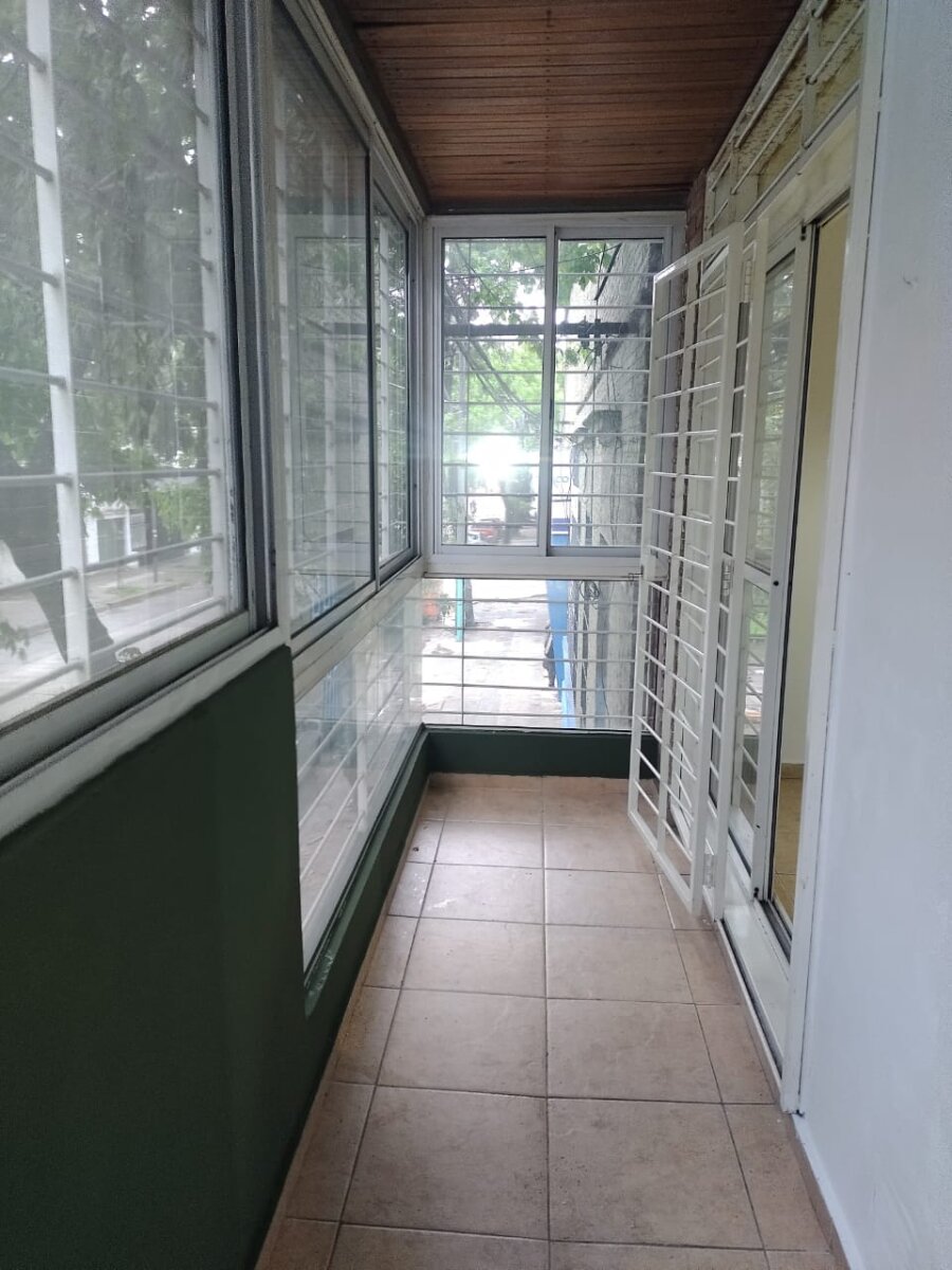 1 DORMITORIO CON BALCÓN Y PATIO — foto 4