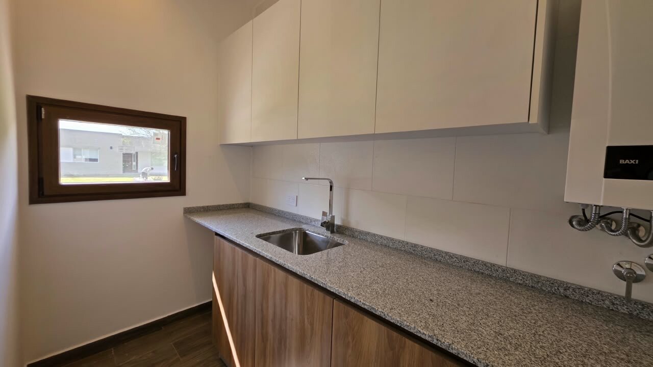 Casa en venta a estrenar en Fincas del Alba, Canning - 4 ambientes con pileta - Apta crédito - 33