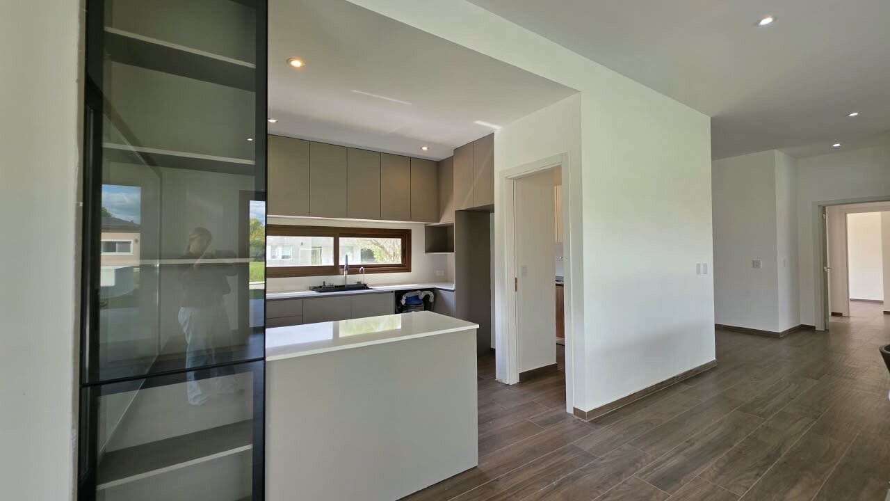 Casa en venta a estrenar en Fincas del Alba, Canning - 4 ambientes con pileta - Apta crédito - 24