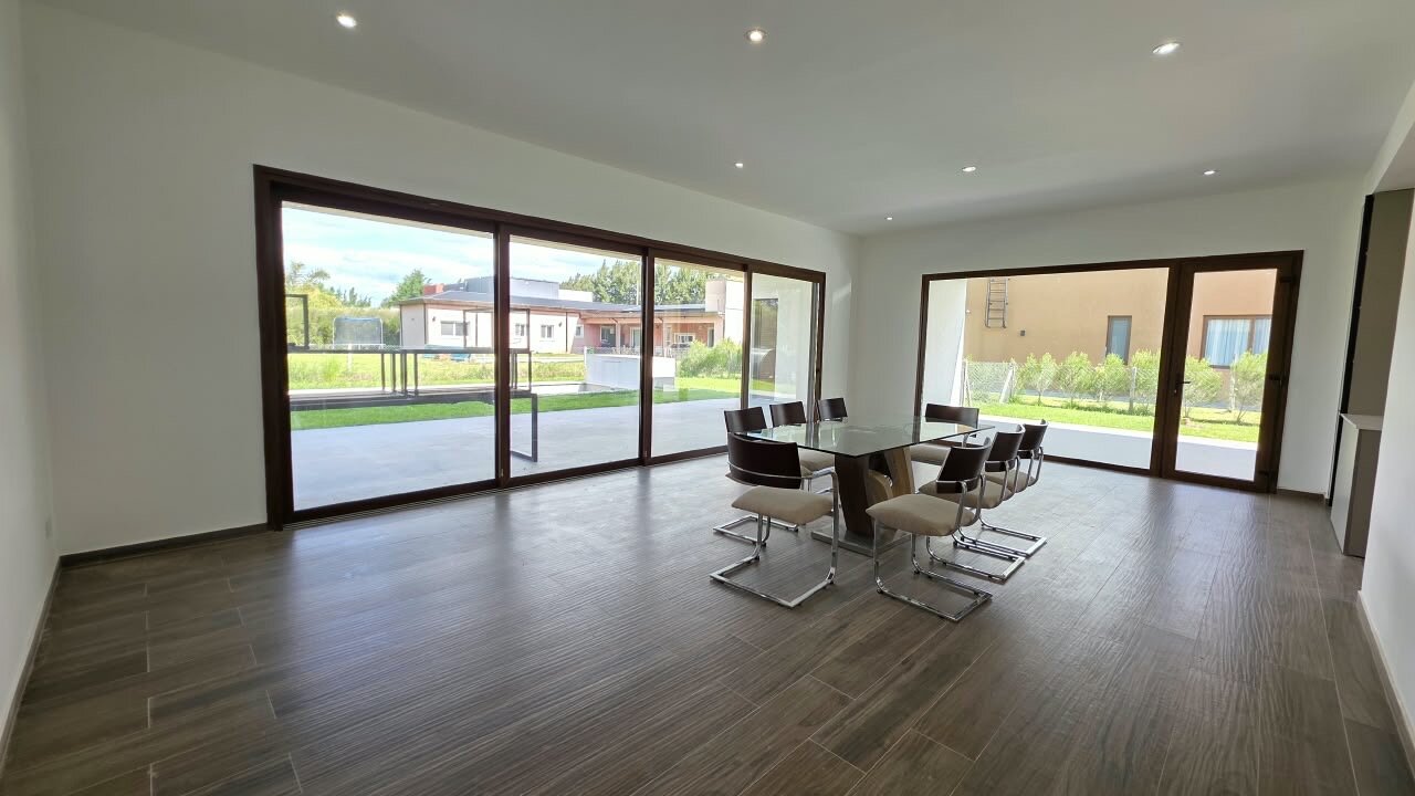 Casa en venta a estrenar en Fincas del Alba, Canning - 4 ambientes con pileta - Apta crédito - 16