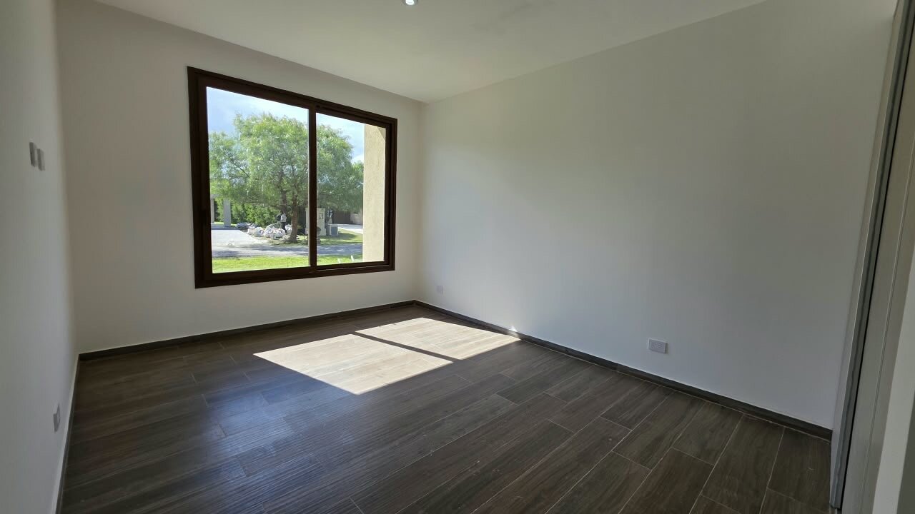 Casa en venta a estrenar en Fincas del Alba, Canning - 4 ambientes con pileta - Apta crédito - 38