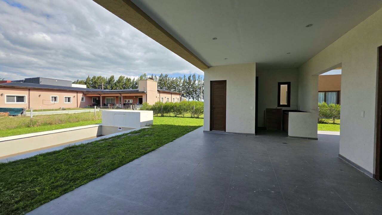Casa en venta a estrenar en Fincas del Alba, Canning - 4 ambientes con pileta - Apta crédito - 17