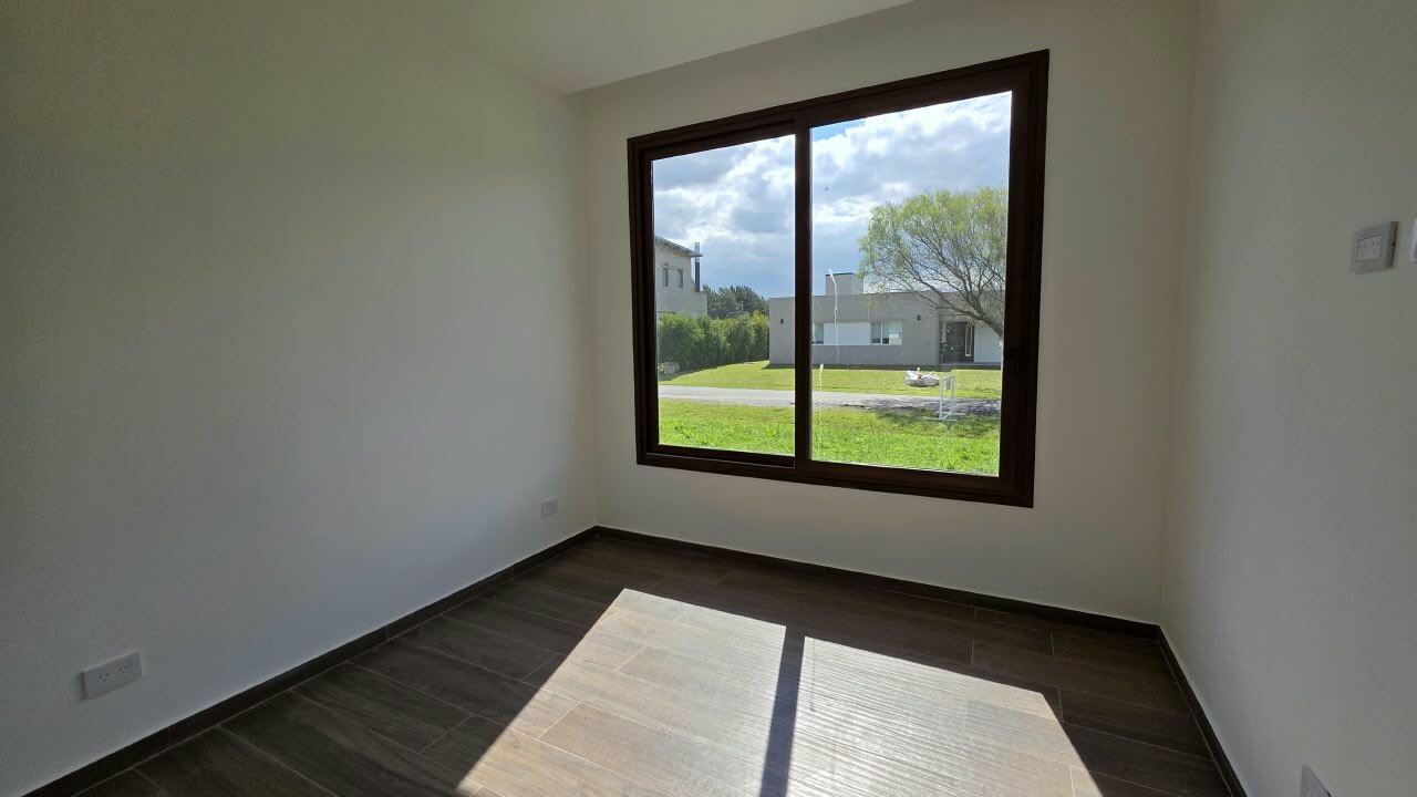 Casa en venta a estrenar en Fincas del Alba, Canning - 4 ambientes con pileta - Apta crédito - 34