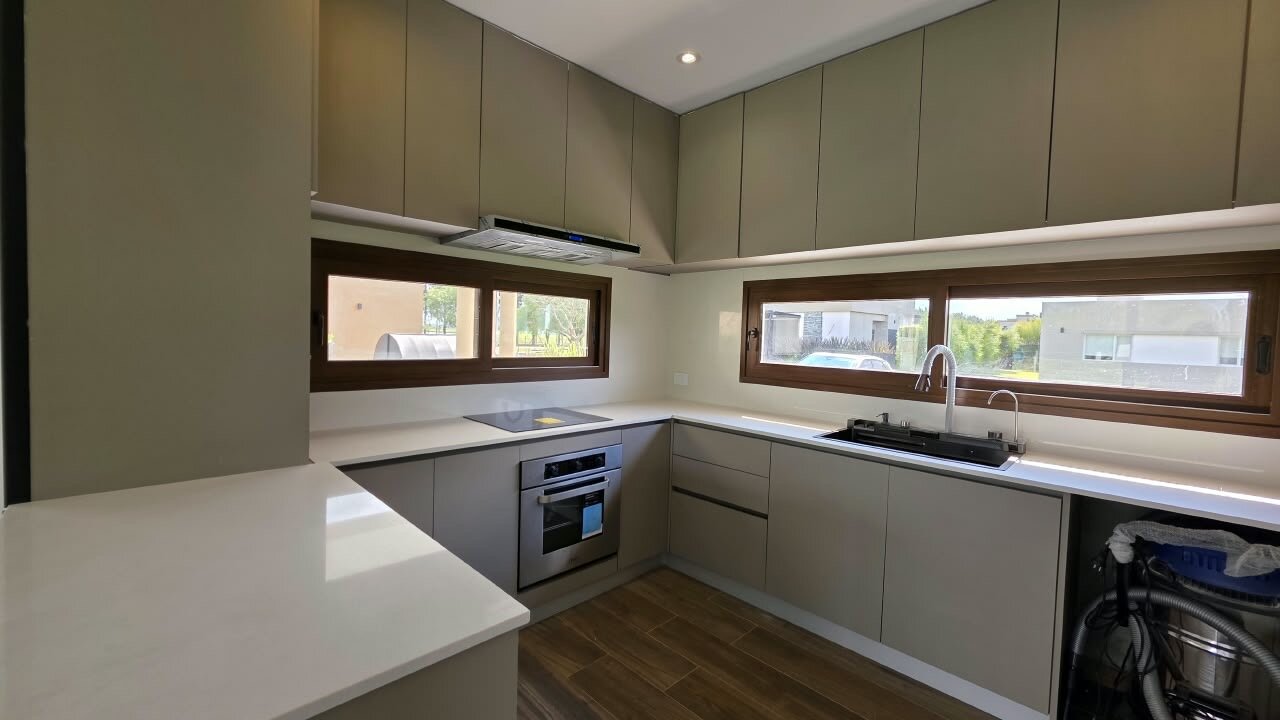 Casa en venta a estrenar en Fincas del Alba, Canning - 4 ambientes con pileta - Apta crédito - 29
