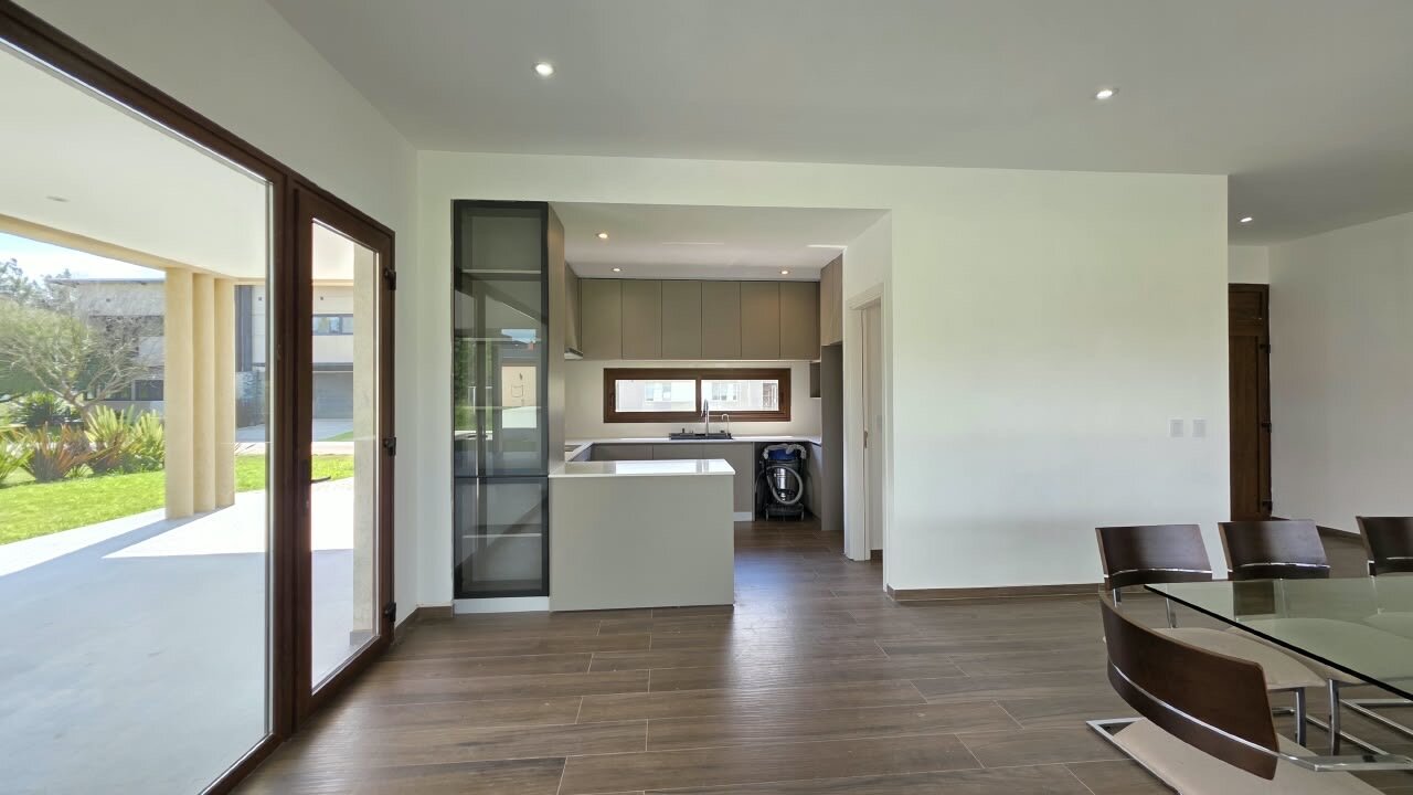 Casa en venta a estrenar en Fincas del Alba, Canning - 4 ambientes con pileta - Apta crédito - 25