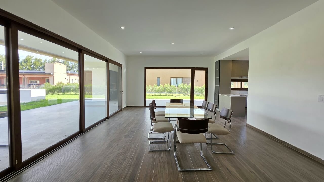 Casa en venta a estrenar en Fincas del Alba, Canning - 4 ambientes con pileta - Apta crédito - 20