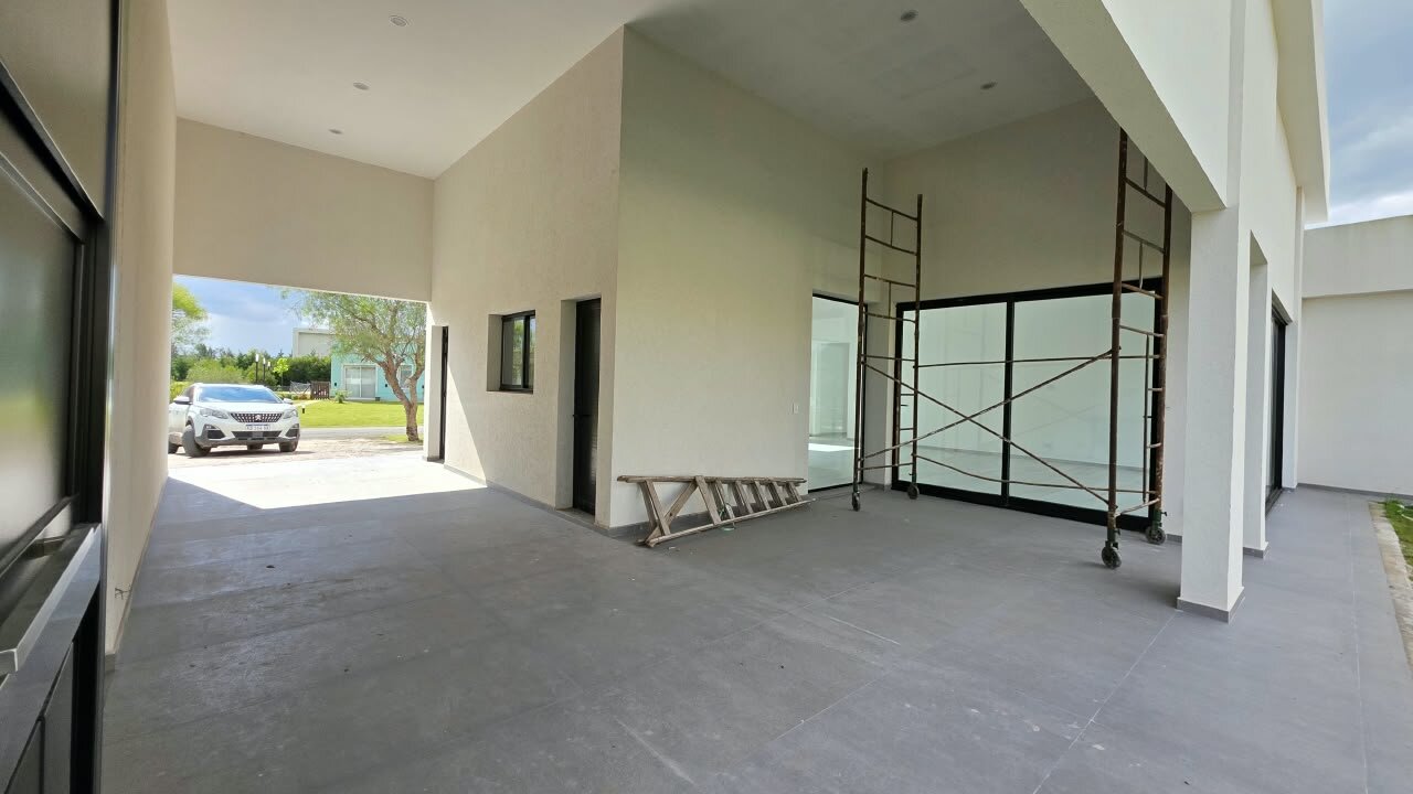 Casa a estrenar en Fincas del Alba, Canning - 4 ambientes, lote de 800 m² con pileta — foto 2
