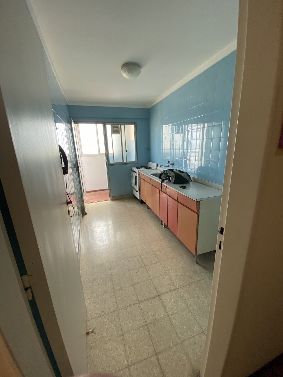 Venta de Departamento 3 ambientes zona avellaneda Centro, contrafrente muy luminoso. Con Locación. — foto 9
