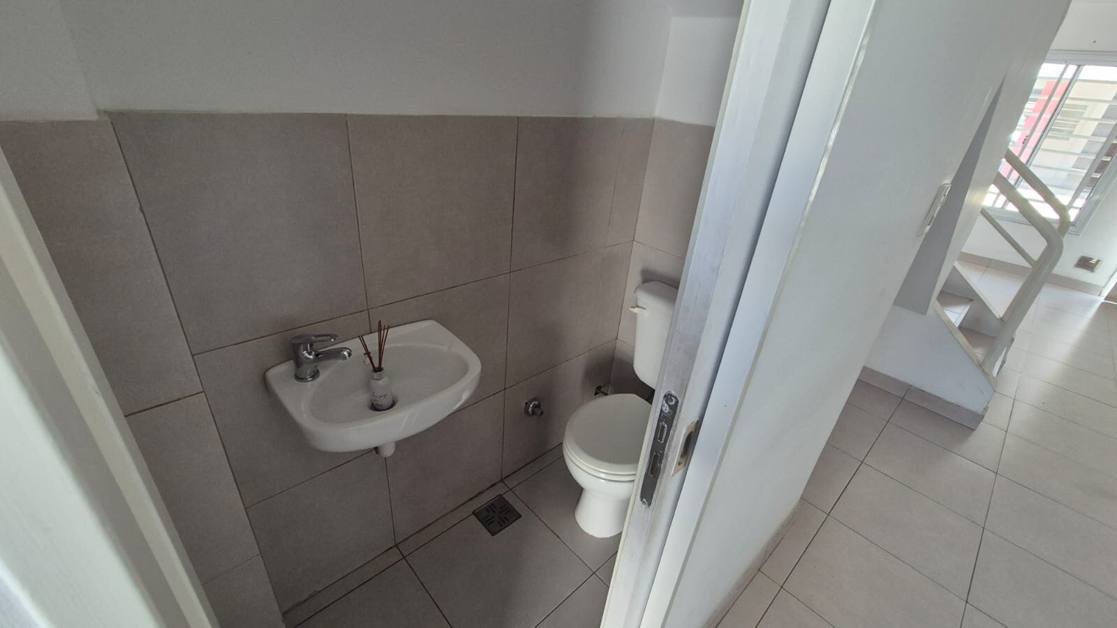 ALQUILER DE DEPARTAMENTO 2 AMBIENTES CON COCHERA — foto 4